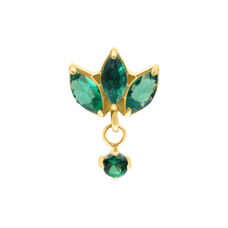 Punta per piercing dorata con cristalli verde smeraldo su sfondo bianco