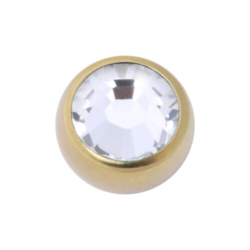 Sfera dorata con pietra preziosa cristallina su sfondo bianco