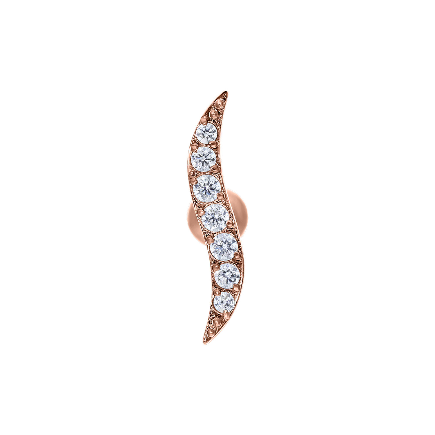 Piercing all'orecchio in oro rosa con forma ondulata e zirconi chiari su sfondo bianco