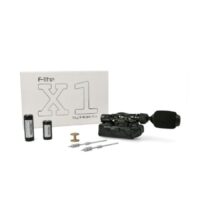 Macchina per tatuaggi nera Inkjecta Flite X1 con accessori su sfondo bianco