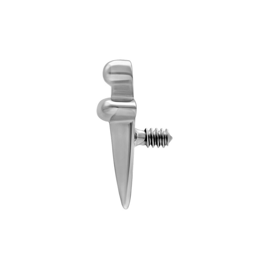 Punta per piercing in argento a forma di pugnale su sfondo bianco