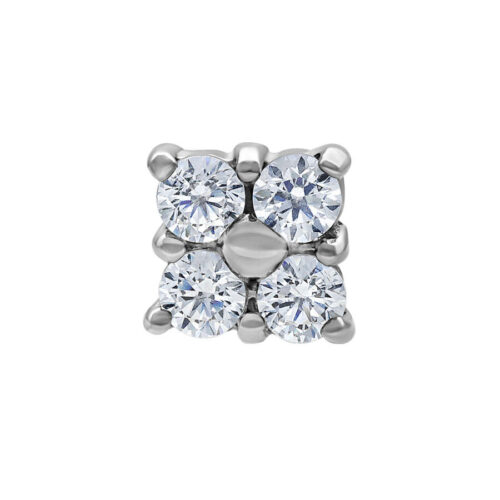 Accessorio in cristallo color argento con quattro cristalli chiari su sfondo bianco