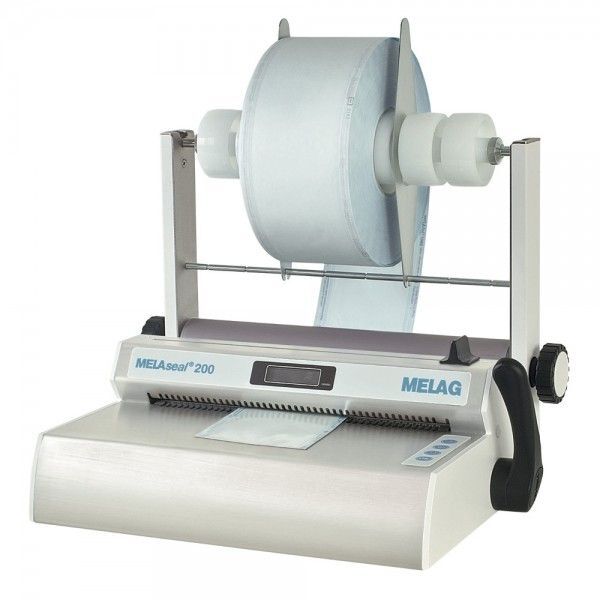 MELAseal 200 sigillatrice con portarrolli Sigillatrice MELAseal 200 bianca con rotolo blu su sfondo semplice