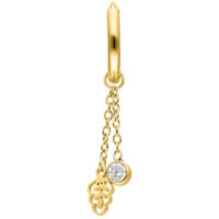 Orecchini Mini Dorati con Pendente di Cristallo Orecchino dorato con pendente a catena e cristallo su sfondo bianco