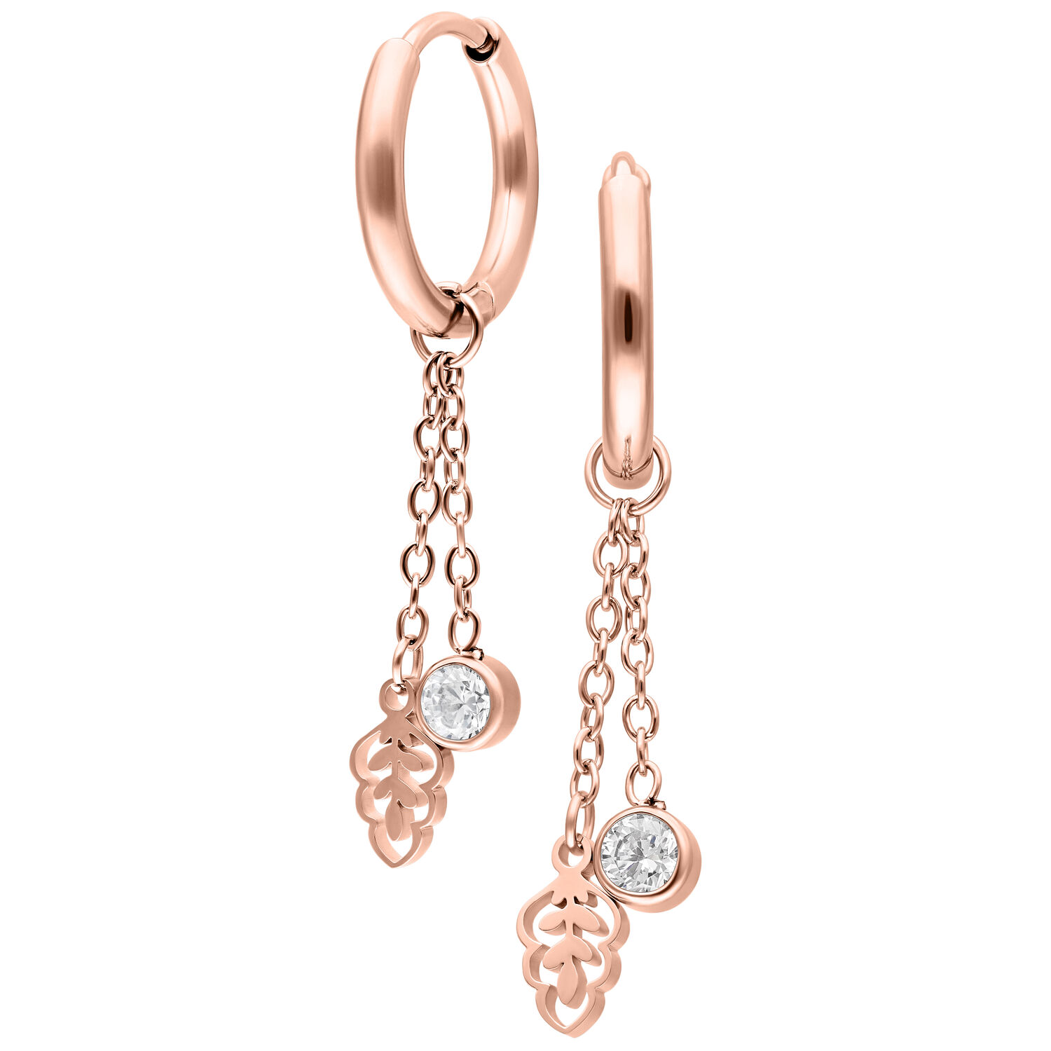 Orecchini a cerchio in oro rosa con pendenti di cristallo su sfondo bianco