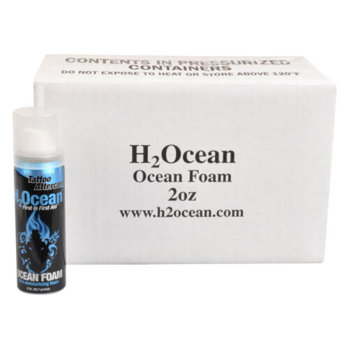 Flacone di schiuma H2Ocean per la cura dei tatuaggi 60 ml davanti a una scatola bianca