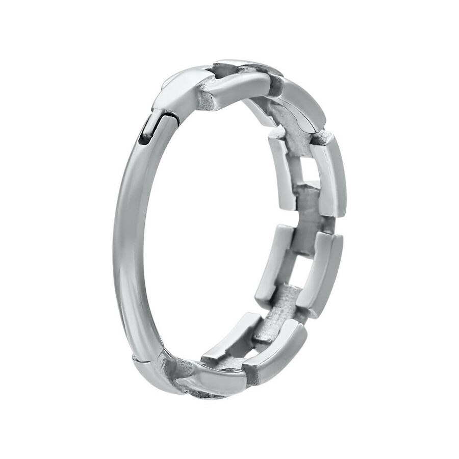 Anello Clicker Piercing Chain Links Argento Clicker Chain Links Argento in acciaio chirurgico su sfondo bianco