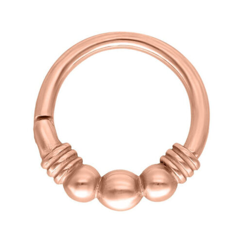 Clicker Esmeralda in oro rosa con spessore di 1,2 mm e diametro di 8,0 mm su sfondo bianco