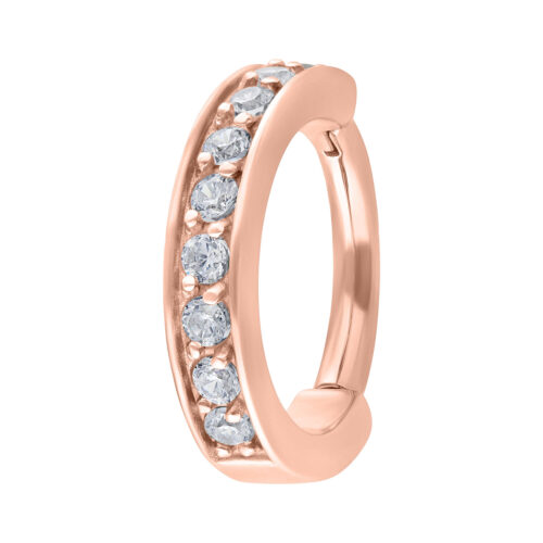 Anello Hinged in oro rosa con cristalli chiari su sfondo bianco