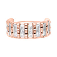Anello piercing in oro rosa con cristalli chiari su sfondo bianco