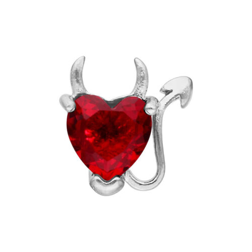 Barbell piercing in argento con cristallo rosso a forma di cuore e corna da diavolo, su sfondo bianco