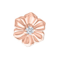 Decorazione Hibiscus in oro rosa con pietra lucente al centro su sfondo bianco