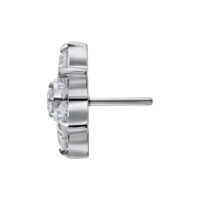 Fiore in Oro Bianco con cristalli chiari su sfondo bianco