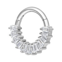 Septum Clicker argento con cristalli chiari su sfondo bianco