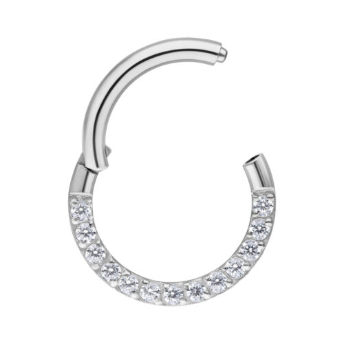 Clicker per setto in argento in acciaio chirurgico con cristalli chiari su sfondo bianco