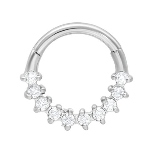Septum Clicker color argento in acciaio chirurgico con cristalli, su sfondo bianco