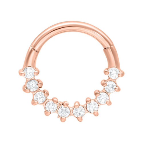 Elegante clicker per setto in oro rosa con cristalli chiari su sfondo bianco
