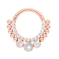 Clicker septum in rosé gold con cristalli chiari su sfondo bianco