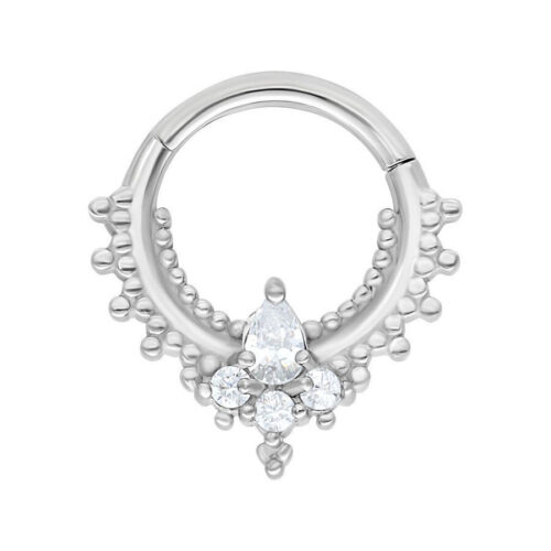 Anello piercing Oriental Drop Clicker in argento con cristalli su sfondo bianco