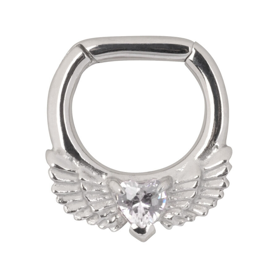 Clicker septum color argento con ali e cuore cristallino su sfondo bianco