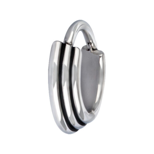 Clicker Settore in acciaio chirurgico argento con forma concava su sfondo bianco