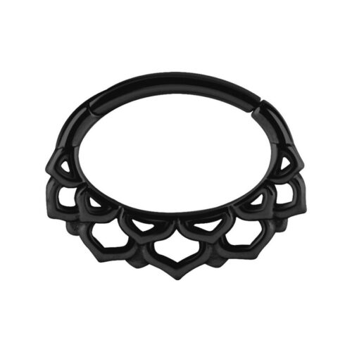 Anello Hinged nero con design floreale su sfondo bianco