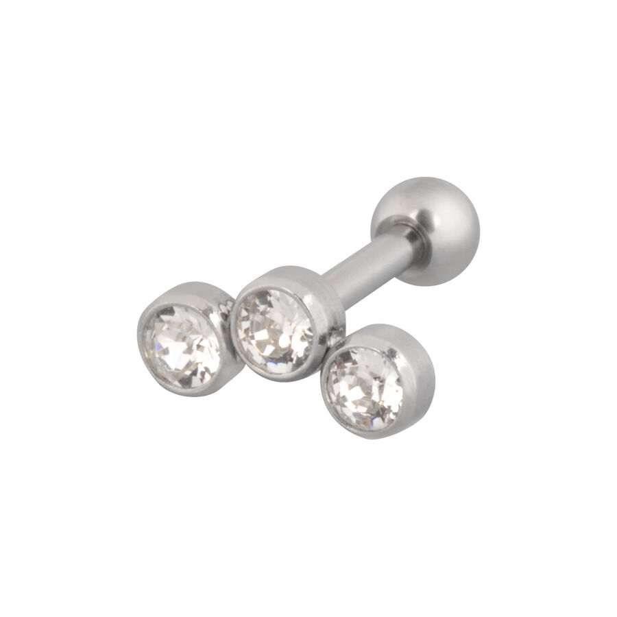 Piercing Tragus in argento con cristalli Piercing Tragus in argento con tre pietre cristalline, su sfondo bianco