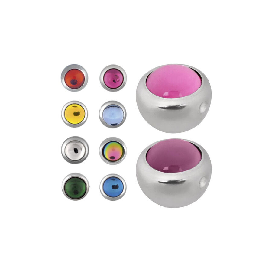 Sfere piercing in argento con cristalli colorati su sfondo bianco