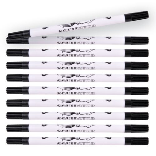 Set di penne nere Squidster per tatuaggi su sfondo bianco