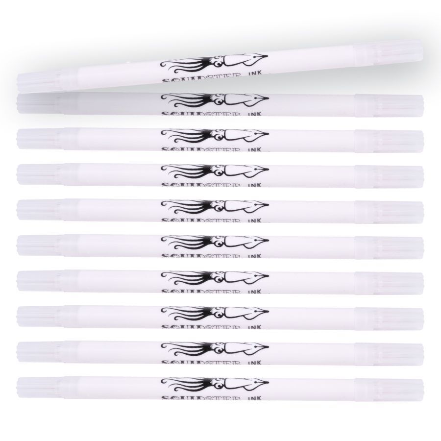 Tattoo Squidster Set non sterile Bianco Set non sterile bianco Tattoo Squidster con più penne su sfondo bianco