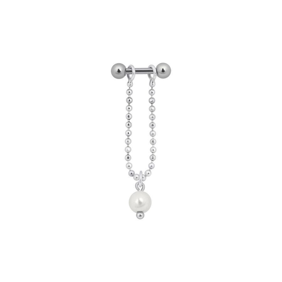 Barbell per orecchio in argento in acciaio chirurgico con pendente di perla e catena a sfera su sfondo bianco
