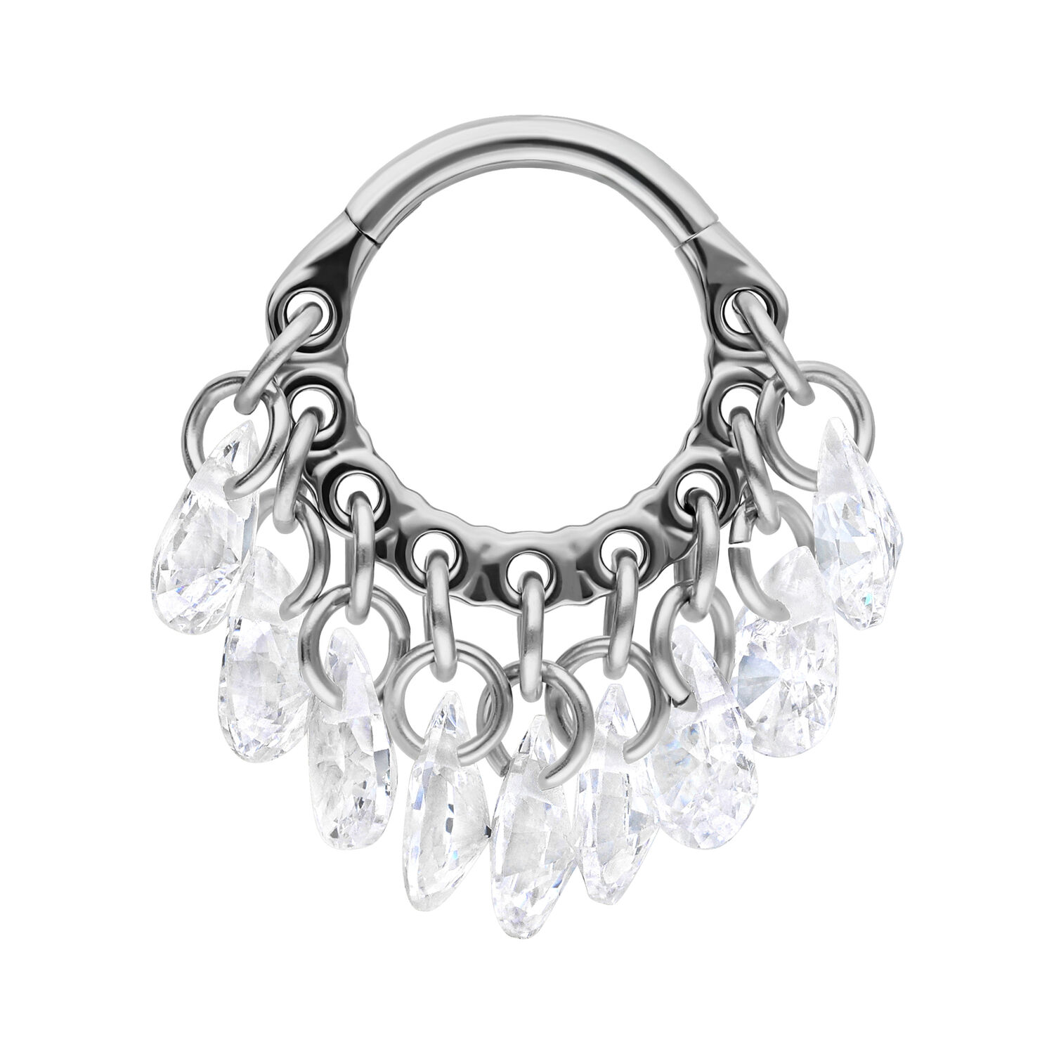 Anello incernierato in titanio argento con cristalli chiari su sfondo bianco