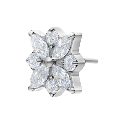 Inserto argento con fiori cristallini su sfondo bianco