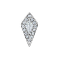 Attacco argento con cristalli chiari a forma di rombo su sfondo bianco