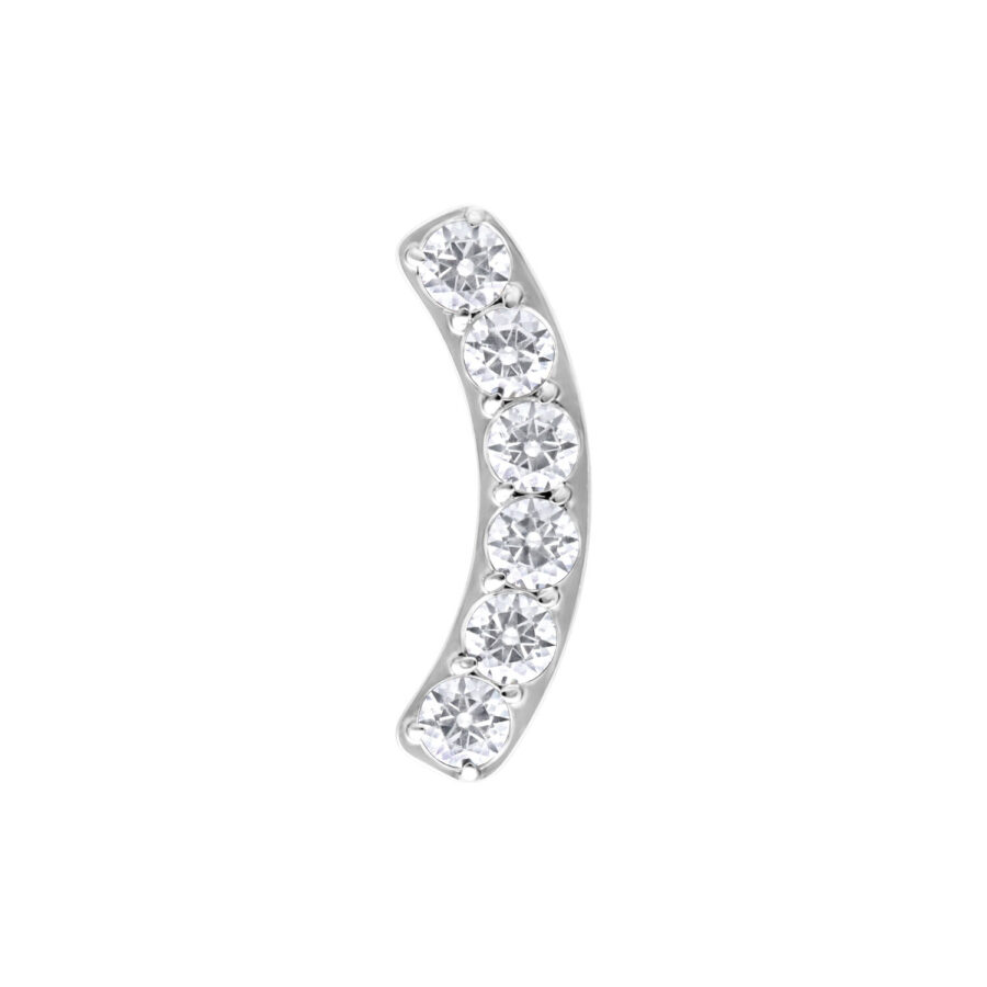Accessorio piercing argento con sei cristalli chiari su sfondo bianco