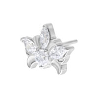 Inserto tiara argento con cristalli chiari su sfondo bianco