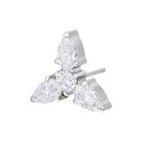 Trinity in argento in titanio con tre cristalli chiari su sfondo bianco