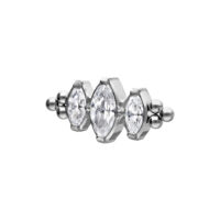 Argento Push Fit con tre cristalli chiari su sfondo bianco