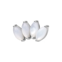 Inserto Push Fit argento con quattro pietre di luna lucenti su sfondo bianco