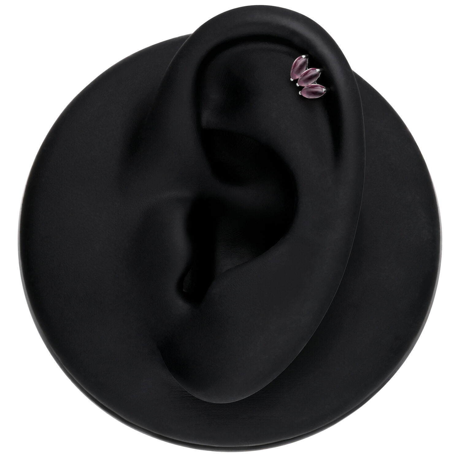 Accessorio Lotus Argento con Ametista su orecchio nero