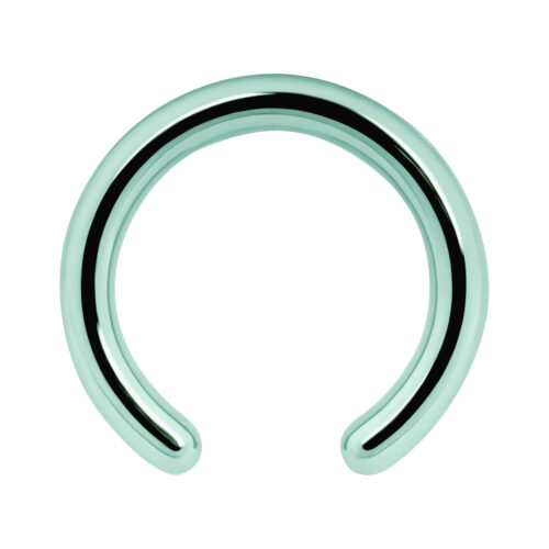 Clip in anello verde chiaro in titanio, spessore 1,2 mm, diametro interno 8,0 mm, su sfondo bianco