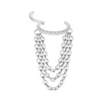 Clicker a tripla catena argentato con cristalli su sfondo bianco