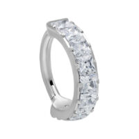 Anello piercing in argento con cristalli chiari, spessore 1,2 mm, su sfondo bianco
