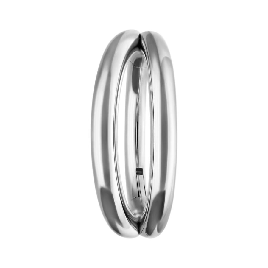 Clicker Piercing a Doppia Fila Argento su sfondo bianco
