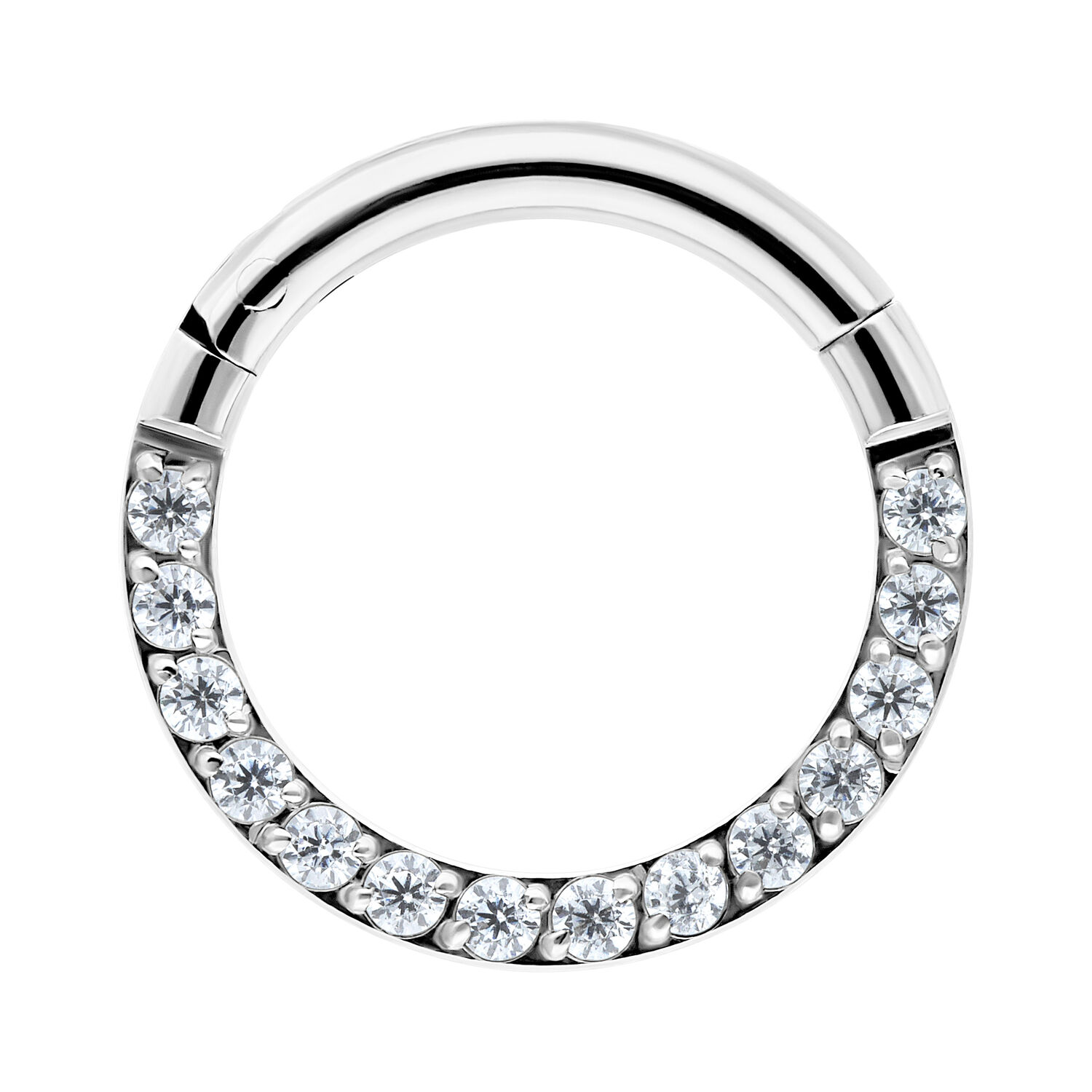 Anello clicker argentato con cristalli chiari su sfondo bianco