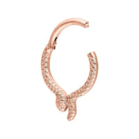 Piercing Clicker Serpentes in oro rosa con motivo serpente su sfondo bianco