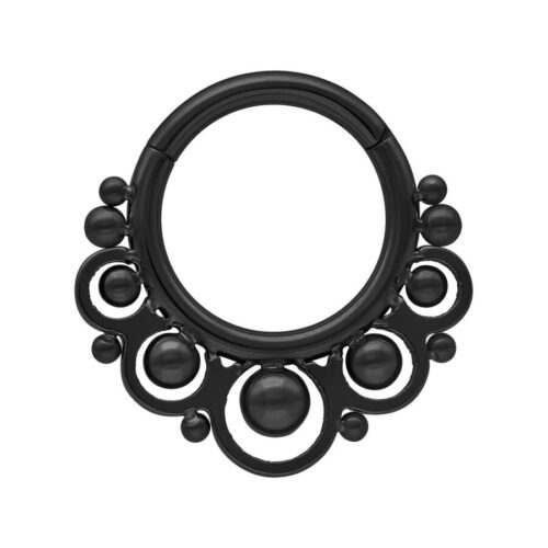 Anello clicker nero in titanio con decorazione a sfera su sfondo bianco