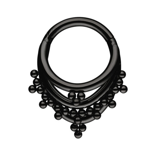 Anello piercing nero in titanio con sfere pendenti, sfondo da studio
