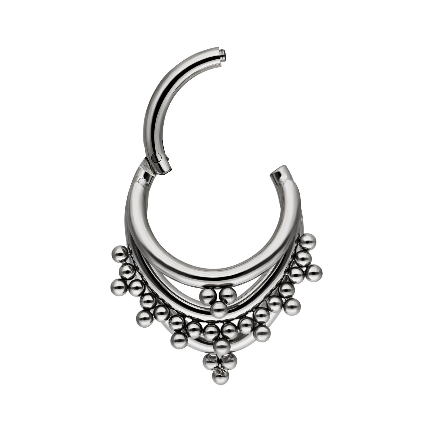 Anello piercing argento con sfere su sfondo bianco