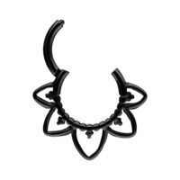 Clicker septum nero in titanio con design orientale su sfondo bianco